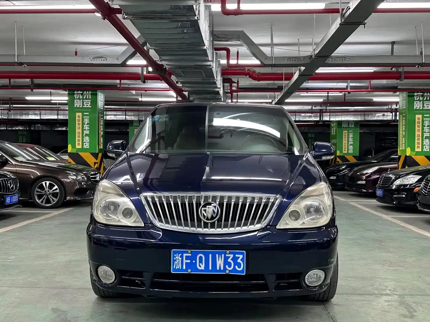 Buick GL8 2014 2.4L Classic Edition — миниатюра 2