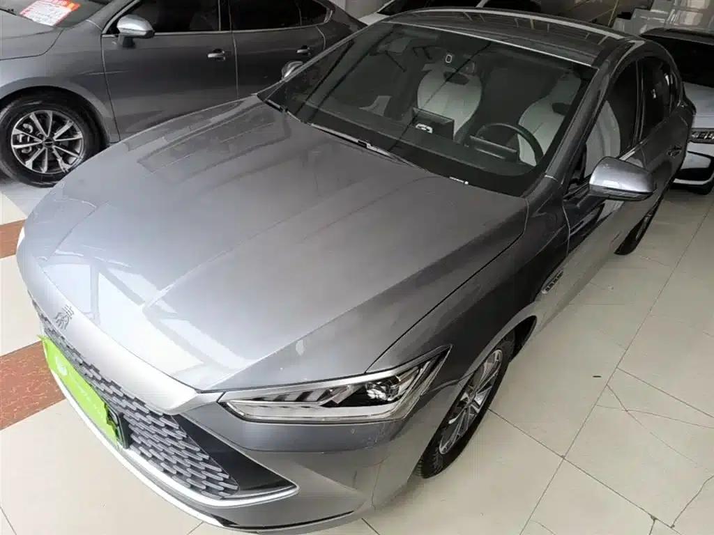 Qin PLUS 2024 Glory Edition DM-i 55KM Leading Model — миниатюра 2