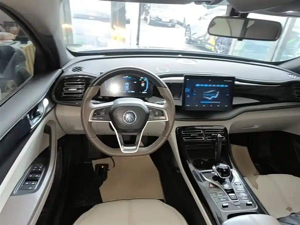 Qin PLUS 2024 Glory Edition DM-i 55KM Leading Model — миниатюра 11