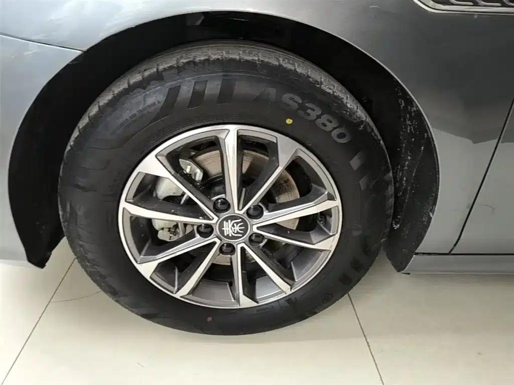 Qin PLUS 2024 Glory Edition DM-i 55KM Leading Model — миниатюра 23