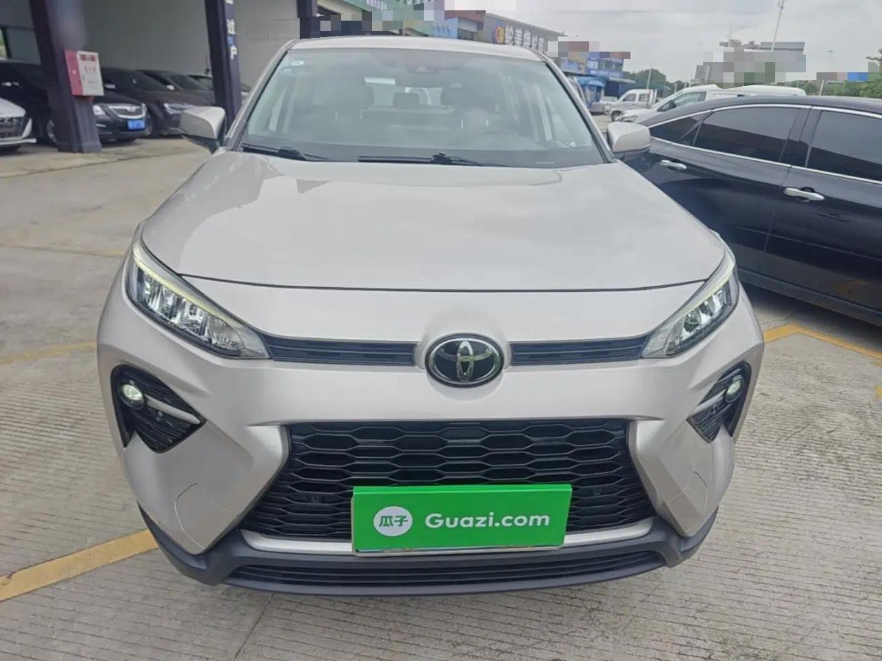 Toyota Wildlander 2020 2.0L CVT Two-Wheel Drive Luxury Edition — миниатюра 2