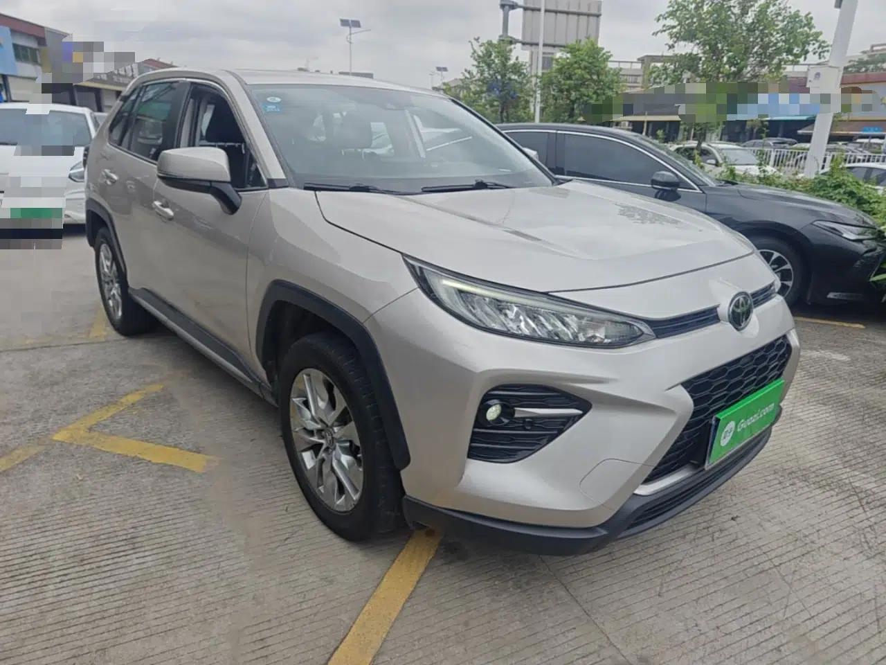 Toyota Wildlander 2020 2.0L CVT Two-Wheel Drive Luxury Edition — миниатюра 3