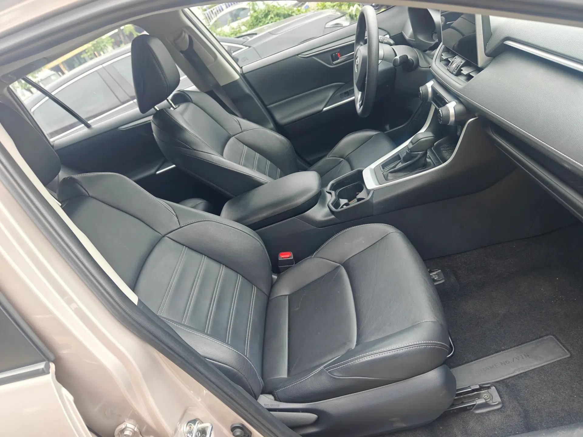 Toyota Wildlander 2020 2.0L CVT Two-Wheel Drive Luxury Edition — миниатюра 23