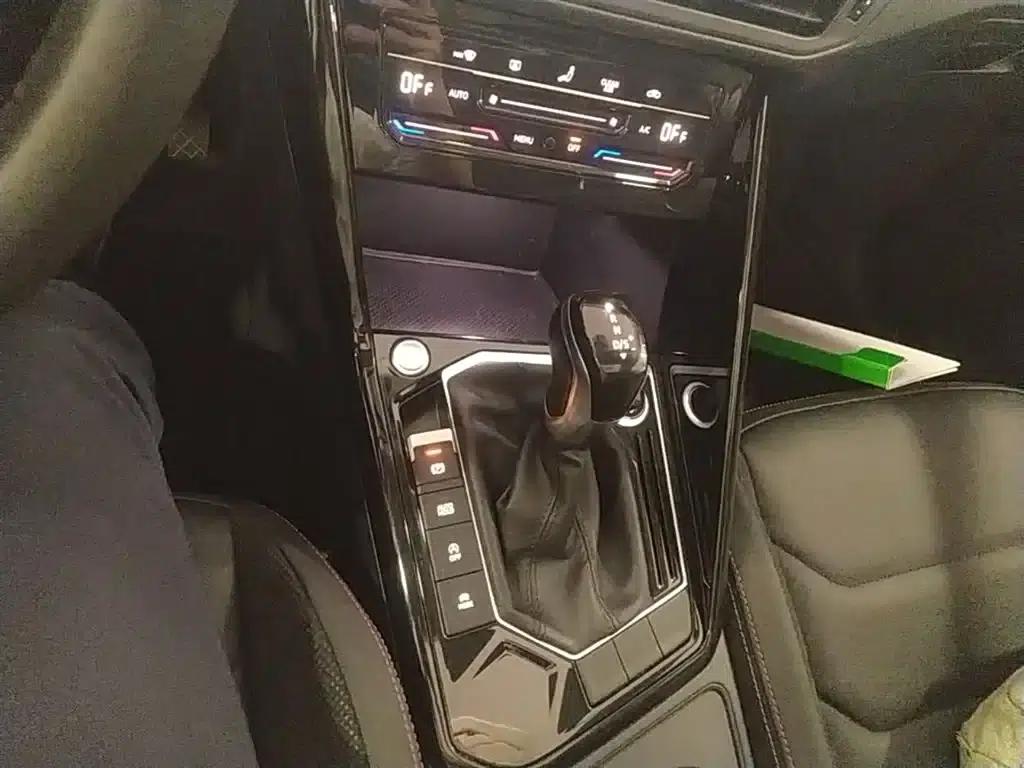 Tayron 2020 330TSI 2WD Luxury Intelligent Edition — миниатюра 14