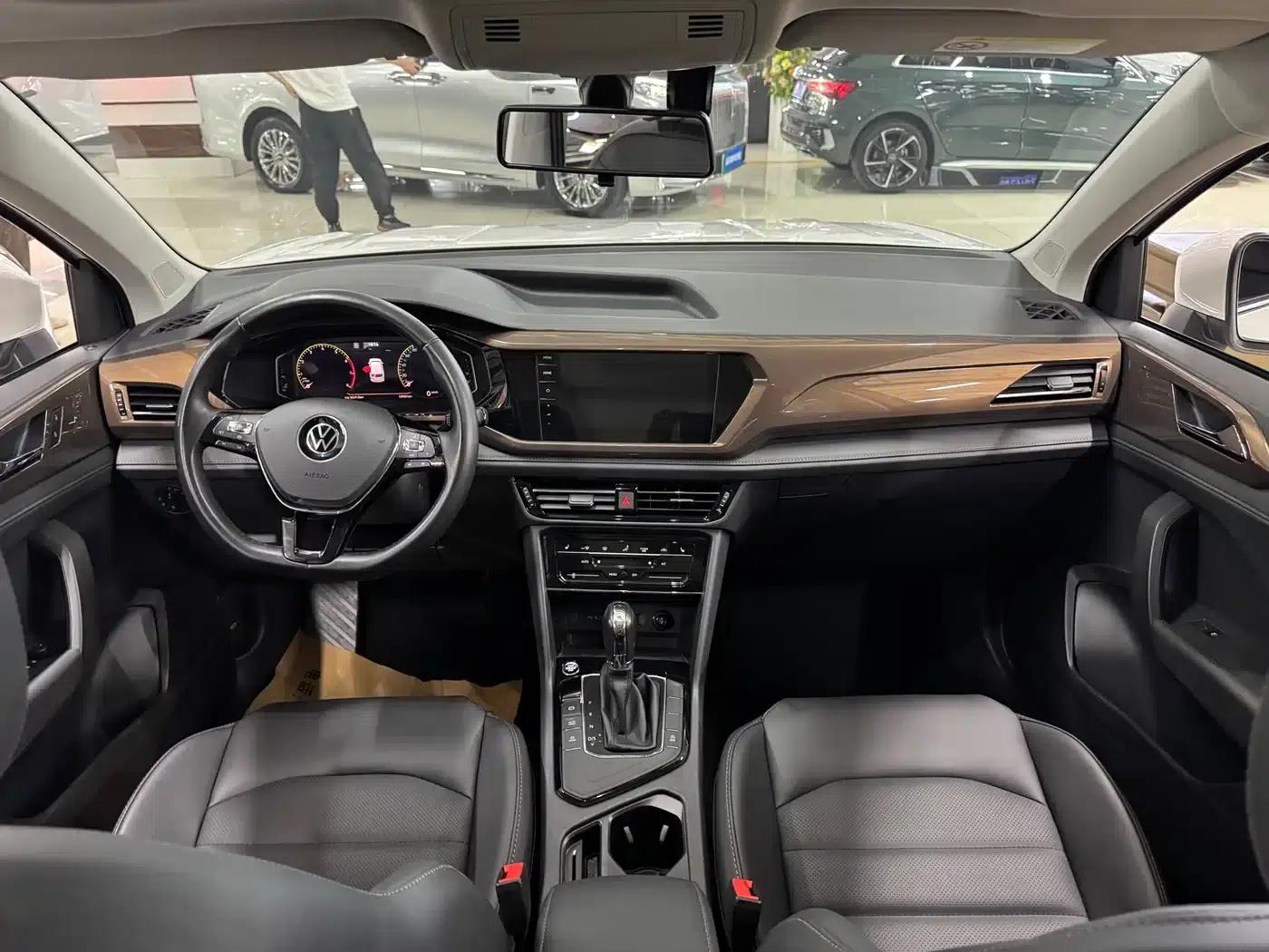 Tharu 2022 280TSI 2WD Luxury Edition — миниатюра 6