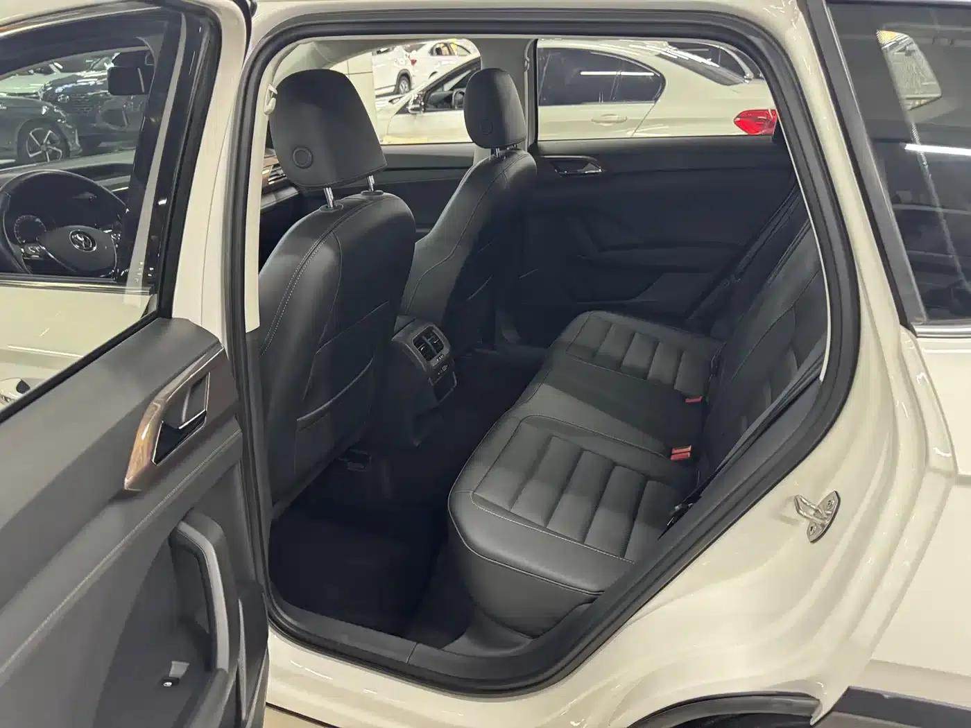 Tharu 2022 280TSI 2WD Luxury Edition — миниатюра 7