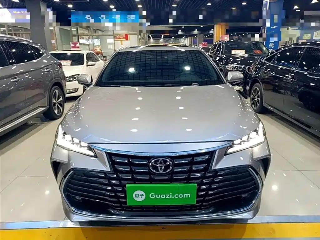 2022 Toyota Avalon 2.0L Luxury Edition — миниатюра 3
