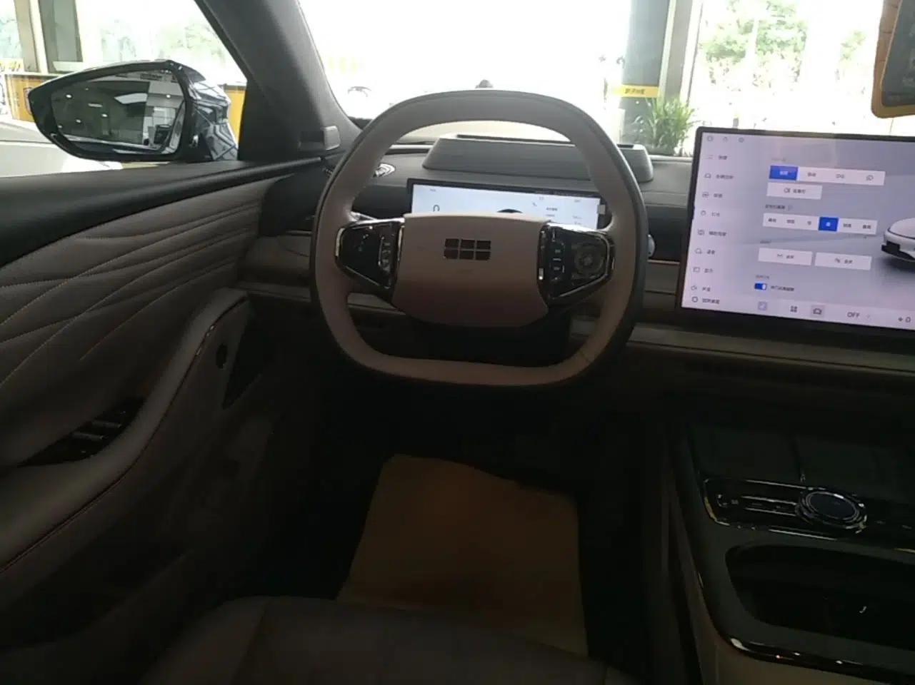 Geely Galaxy 8 2025 130km EM-P Starship Edition — миниатюра 13