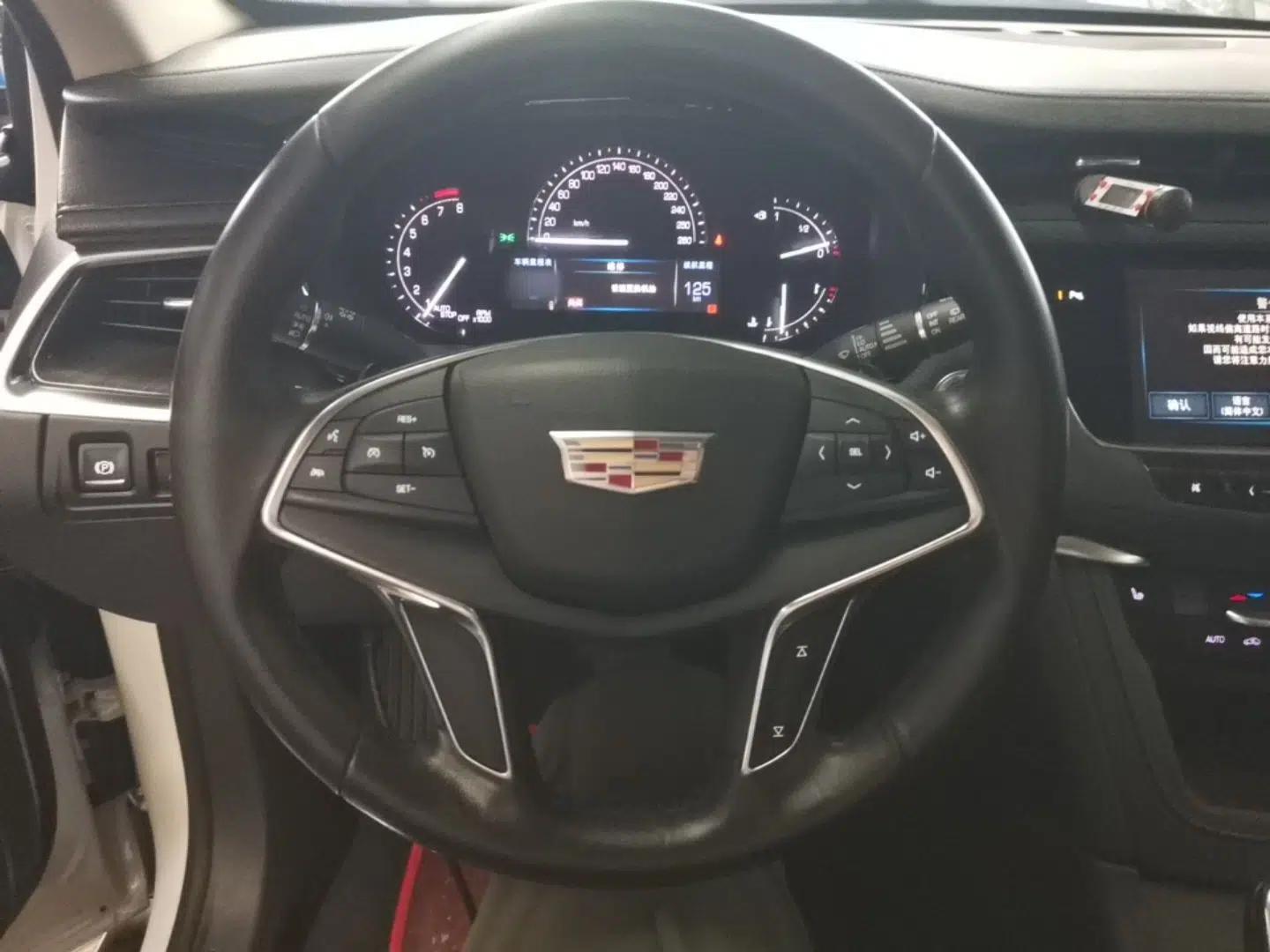 Cadillac XT5 2017 Anniversary Edition 25T Luxury Model — миниатюра 14