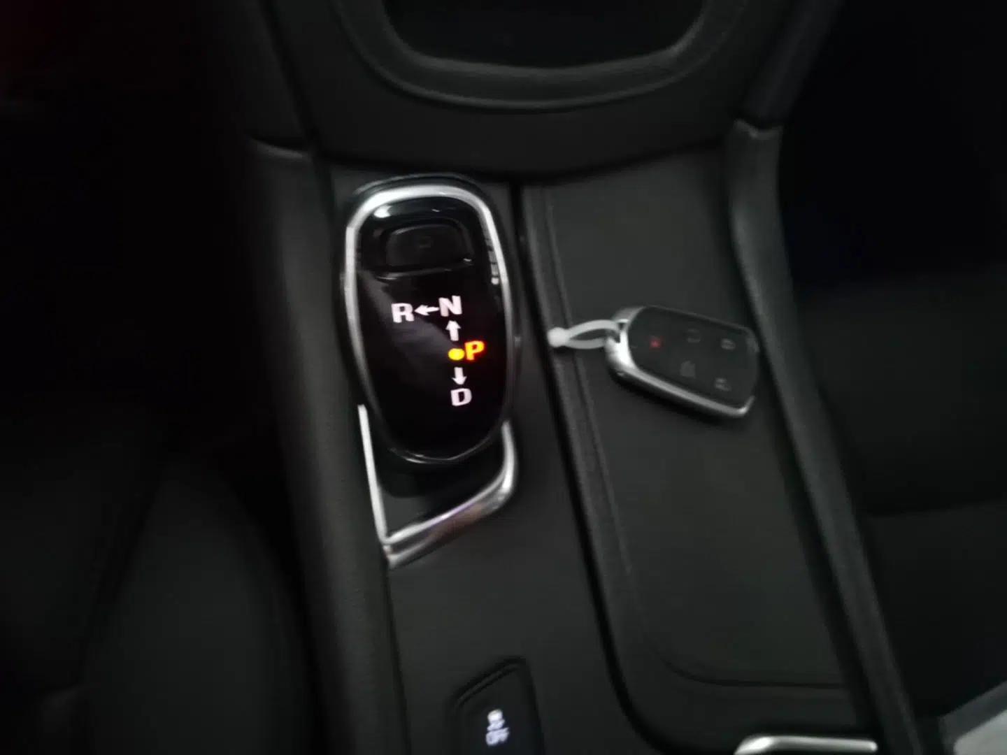 Cadillac XT5 2017 Anniversary Edition 25T Luxury Model — миниатюра 17