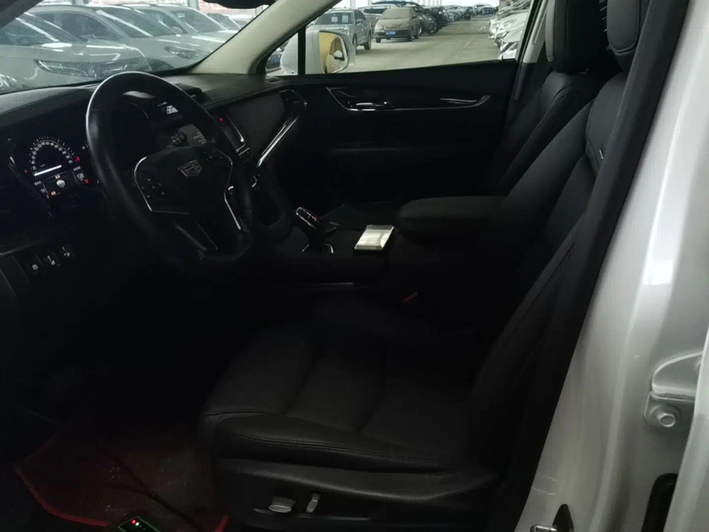 Cadillac XT5 2017 Anniversary Edition 25T Luxury Model — миниатюра 18