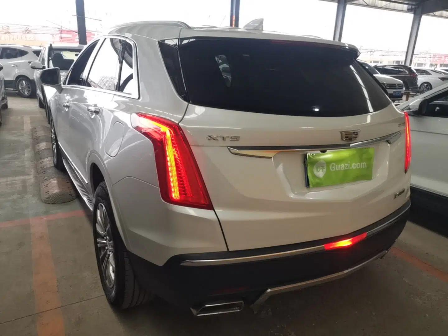 Cadillac XT5 2017 Anniversary Edition 25T Luxury Model — миниатюра 4