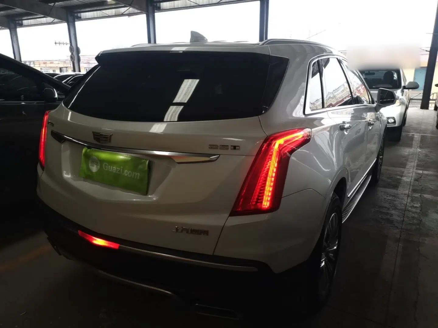 Cadillac XT5 2017 Anniversary Edition 25T Luxury Model — миниатюра 6