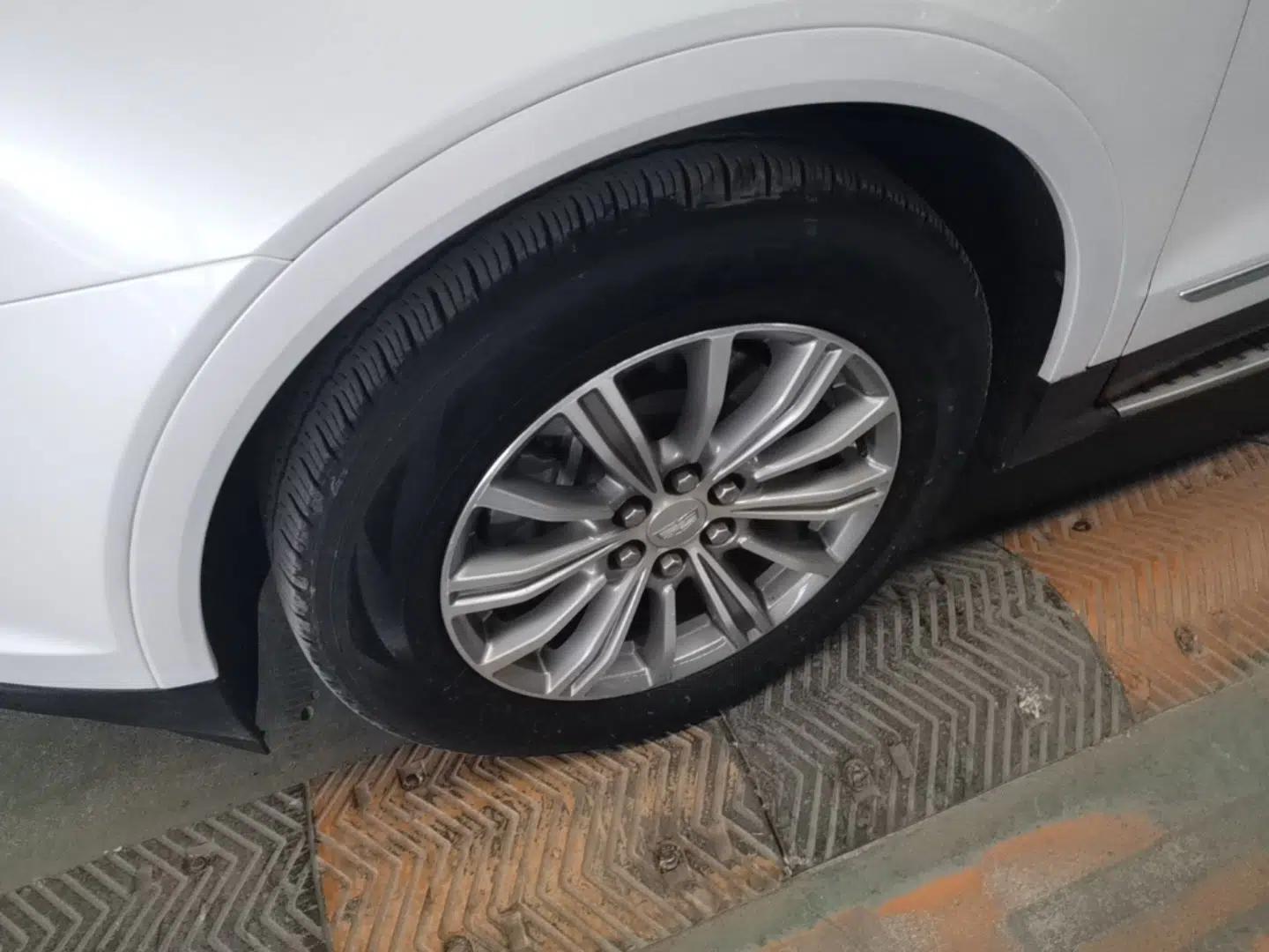 Cadillac XT5 2017 Anniversary Edition 25T Luxury Model — миниатюра 8