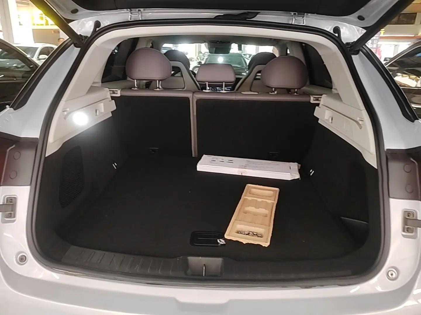 Leapmotor C11 2023 Range-Extended 200 Comfort Edition — миниатюра 22