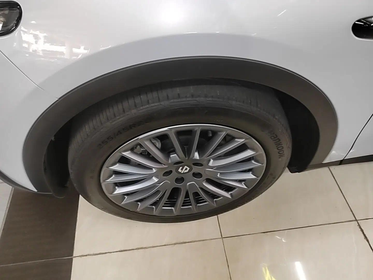Leapmotor C11 2023 Range-Extended 200 Comfort Edition — миниатюра 8