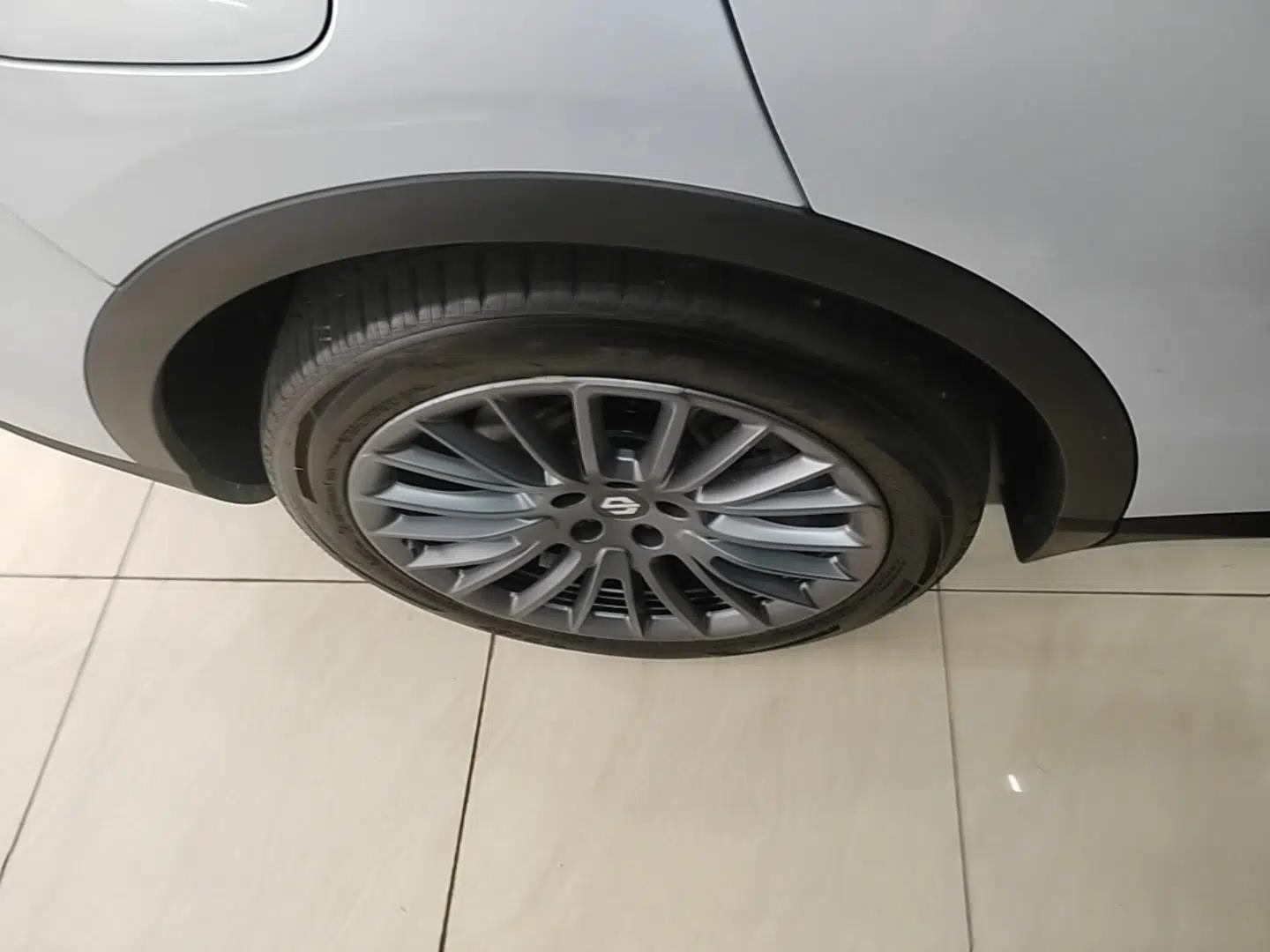 Leapmotor C11 2023 Range-Extended 200 Comfort Edition — миниатюра 10