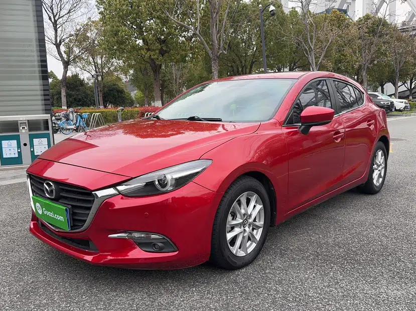 Mazda 3 Axela 2017 Hatchback 1.5L Automatic Luxury Model Emission Standard China V — миниатюра 1