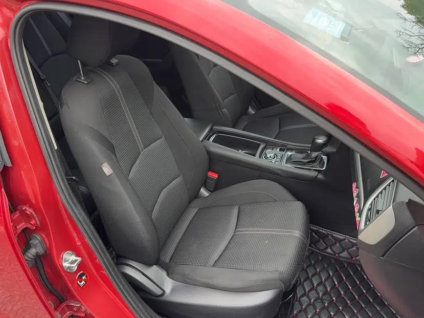 Mazda 3 Axela 2017 Hatchback 1.5L Automatic Luxury Model Emission Standard China V — миниатюра 24