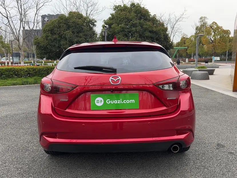 Mazda 3 Axela 2017 Hatchback 1.5L Automatic Luxury Model Emission Standard China V — миниатюра 5