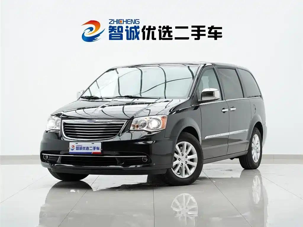 2013 Imported Grand Voyager 3.6L Luxury Edition — миниатюра 1