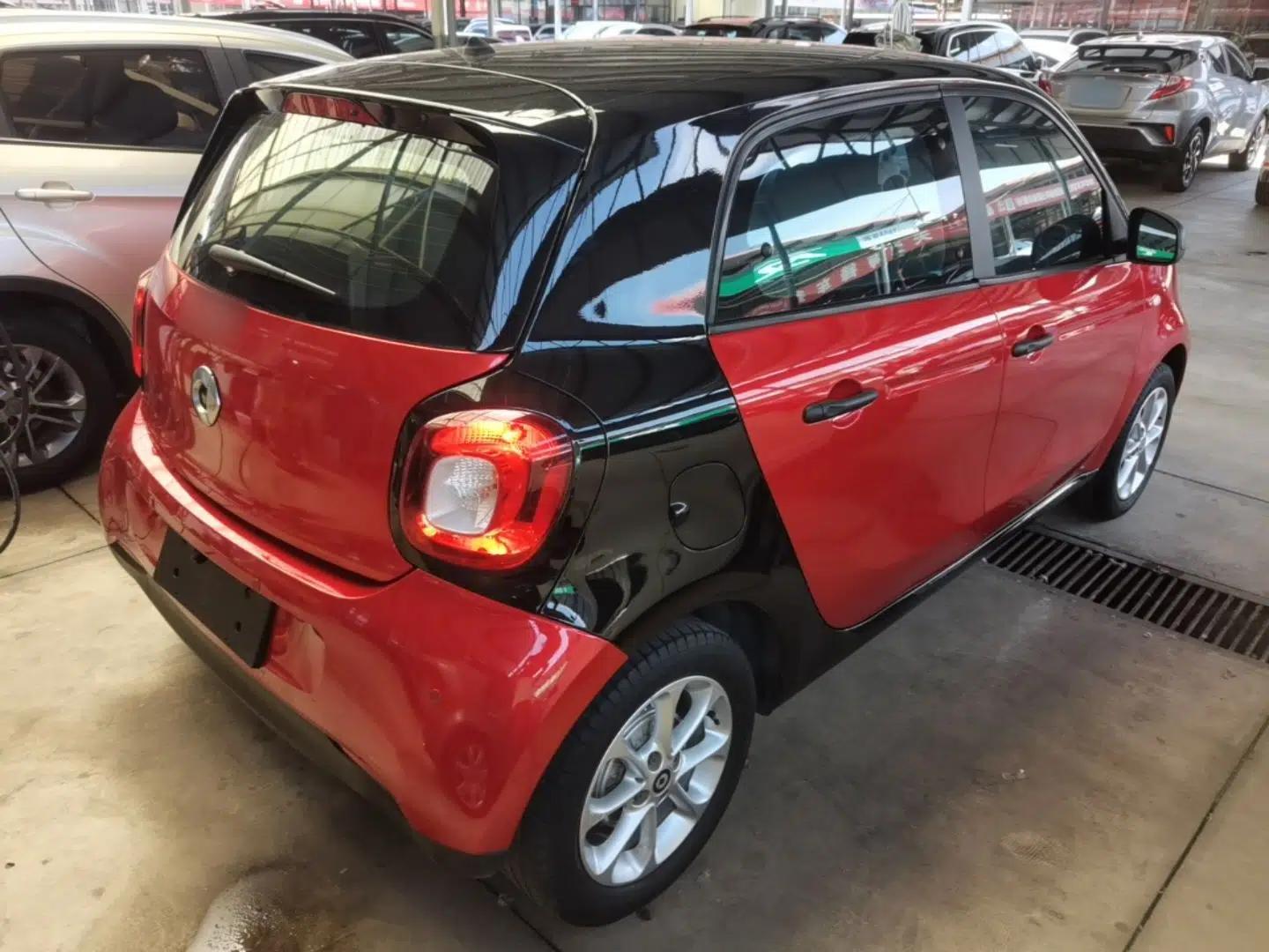 smart forfour 2016 1.0L 52 kW Dynamic Edition — миниатюра 6