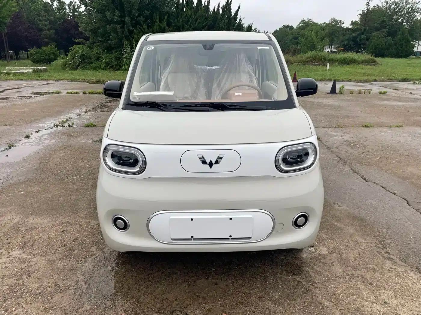 Hongguang MINIEV 2024 Third Generation 215km/h Youth Edition — миниатюра 2