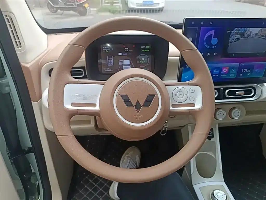 Hongguang MINIEV 2024 Third Generation 215km/h Youth Edition — миниатюра 11