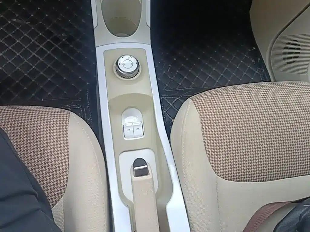 Hongguang MINIEV 2024 Third Generation 215km/h Youth Edition — миниатюра 14