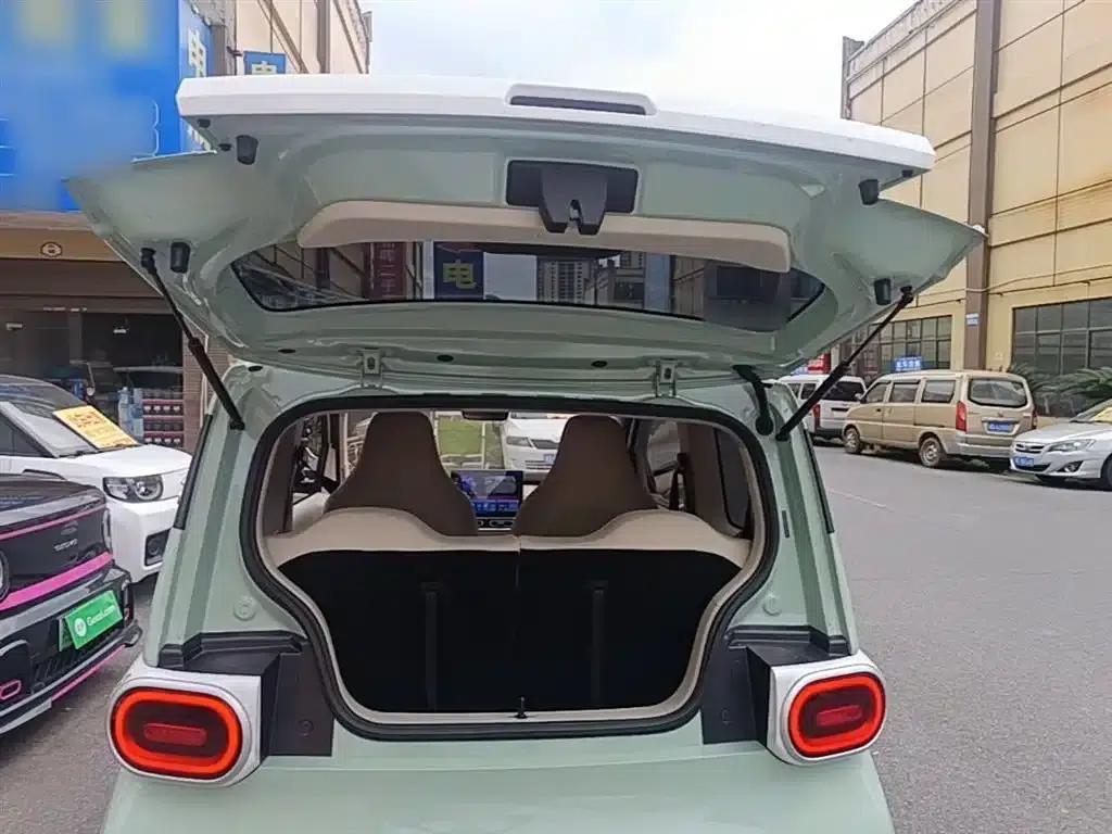 Hongguang MINIEV 2024 Third Generation 215km/h Youth Edition — миниатюра 19