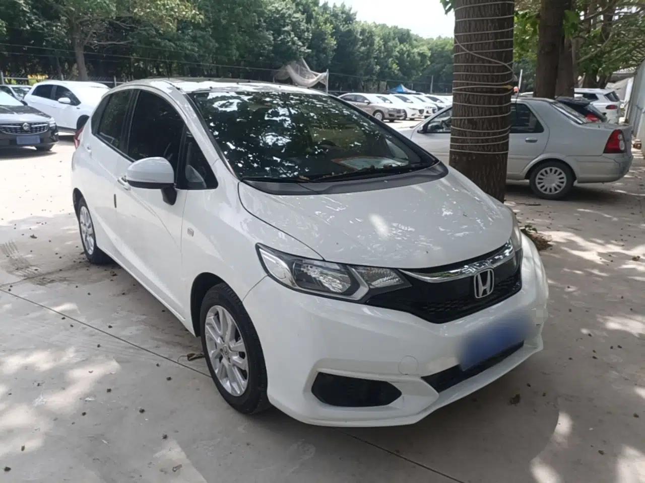 Honda Fit 2018 1.5L CVT Comfort Sunroof Version — миниатюра 3