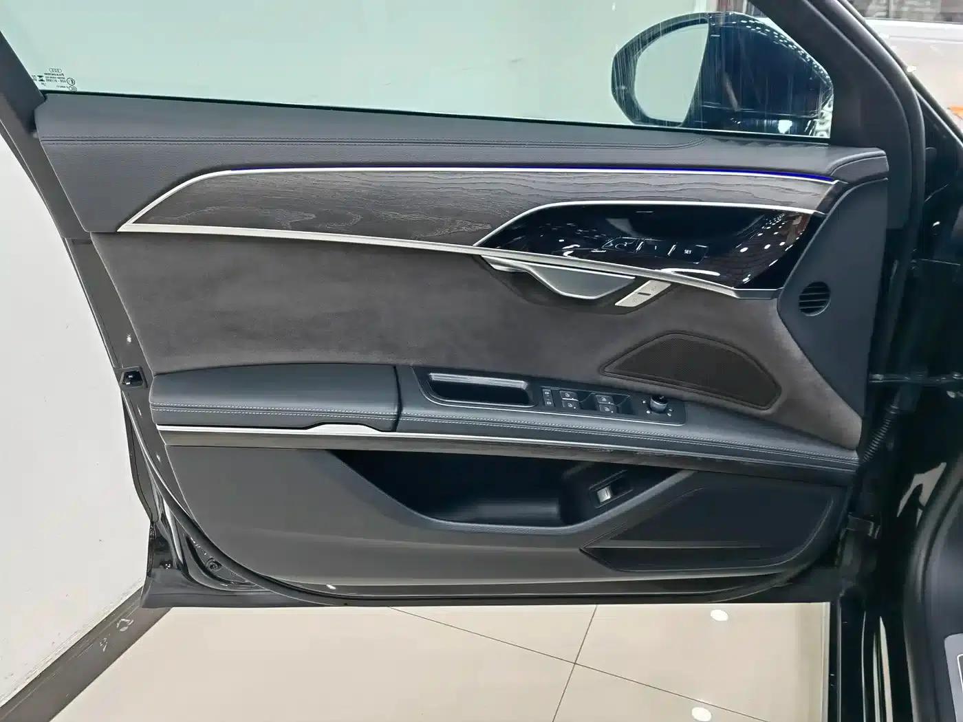 2025 Audi A8 A8L 50 TFSI quattro Premium Edition — миниатюра 14