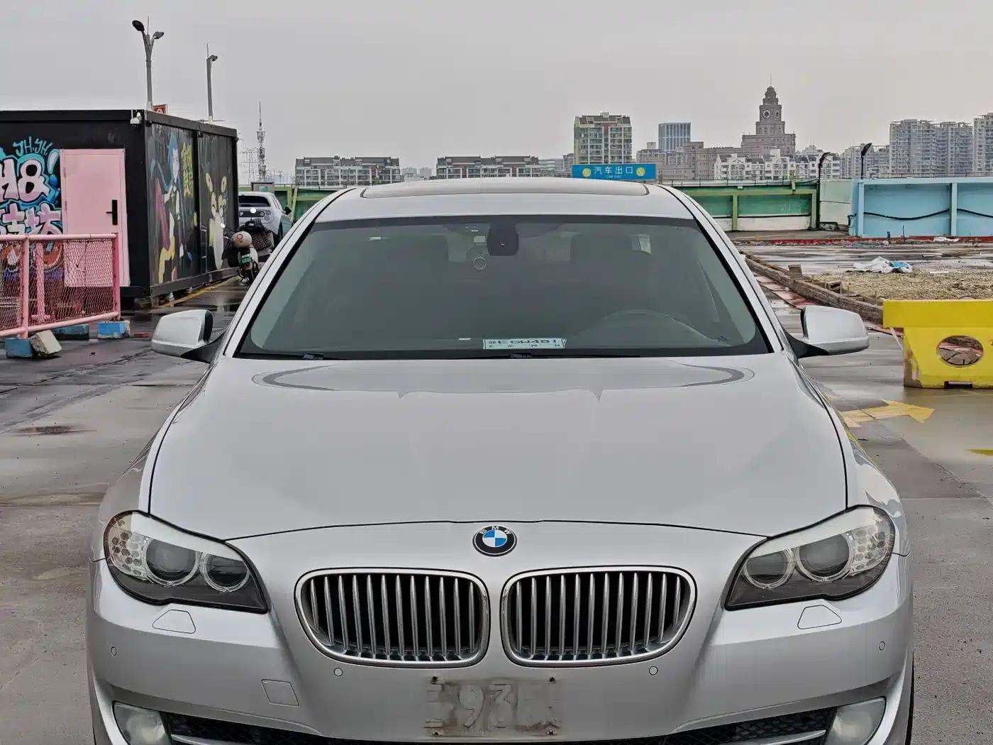 BMW 5 Series 2012 535Li Leading Edition — миниатюра 1