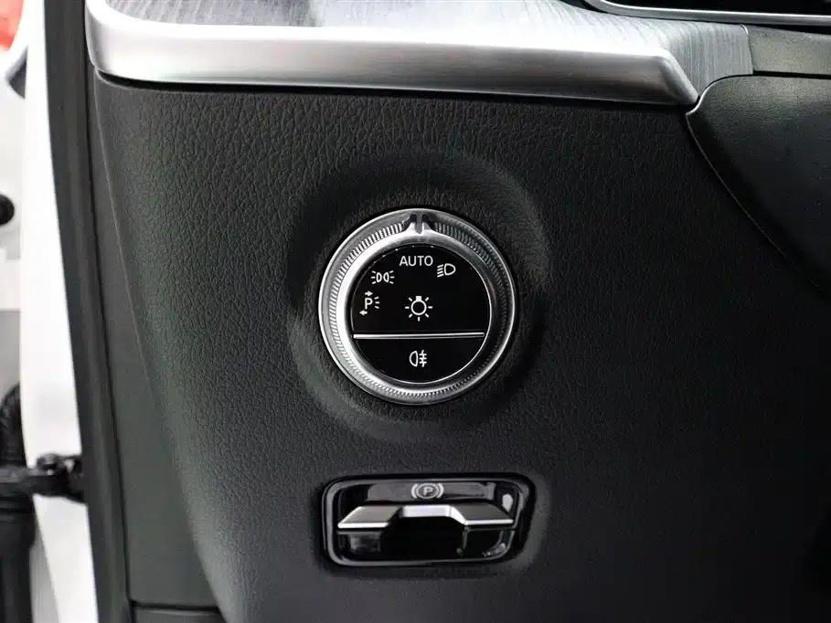 2024 Mercedes-Benz C-Class C 200 L Sport Edition — миниатюра 18