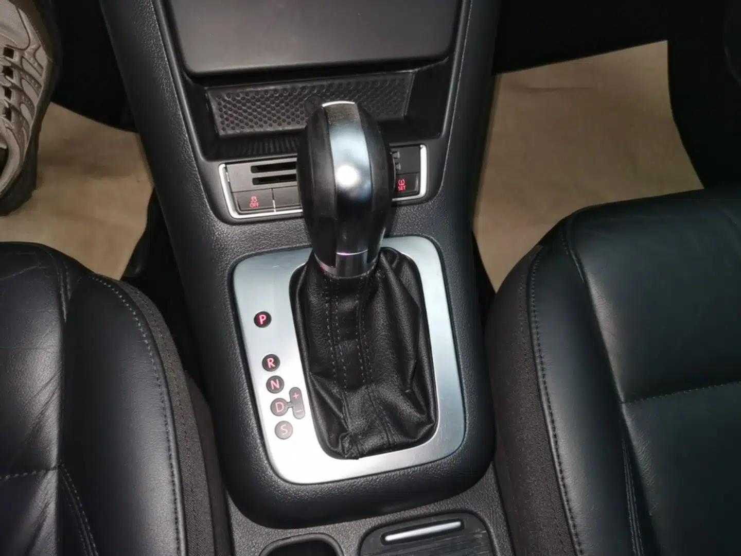 Volkswagen Tiguan 2015 1.8TSI Automatic Two-Wheel Drive Comfort Edition — миниатюра 17