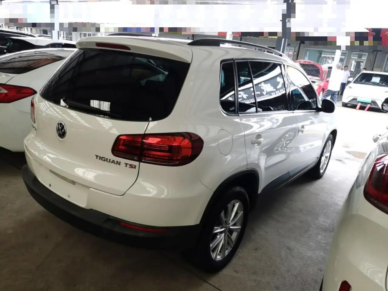 Volkswagen Tiguan 2015 1.8TSI Automatic Two-Wheel Drive Comfort Edition — миниатюра 6