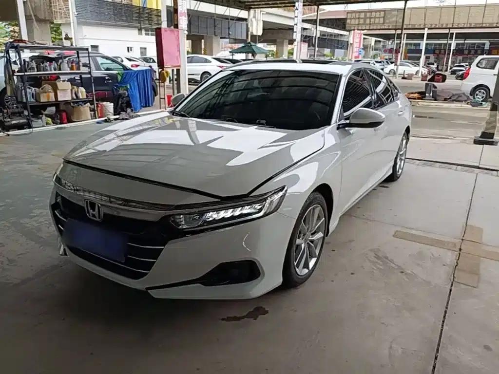 2022 Honda Accord 260TURBO Luxury Edition — миниатюра 1