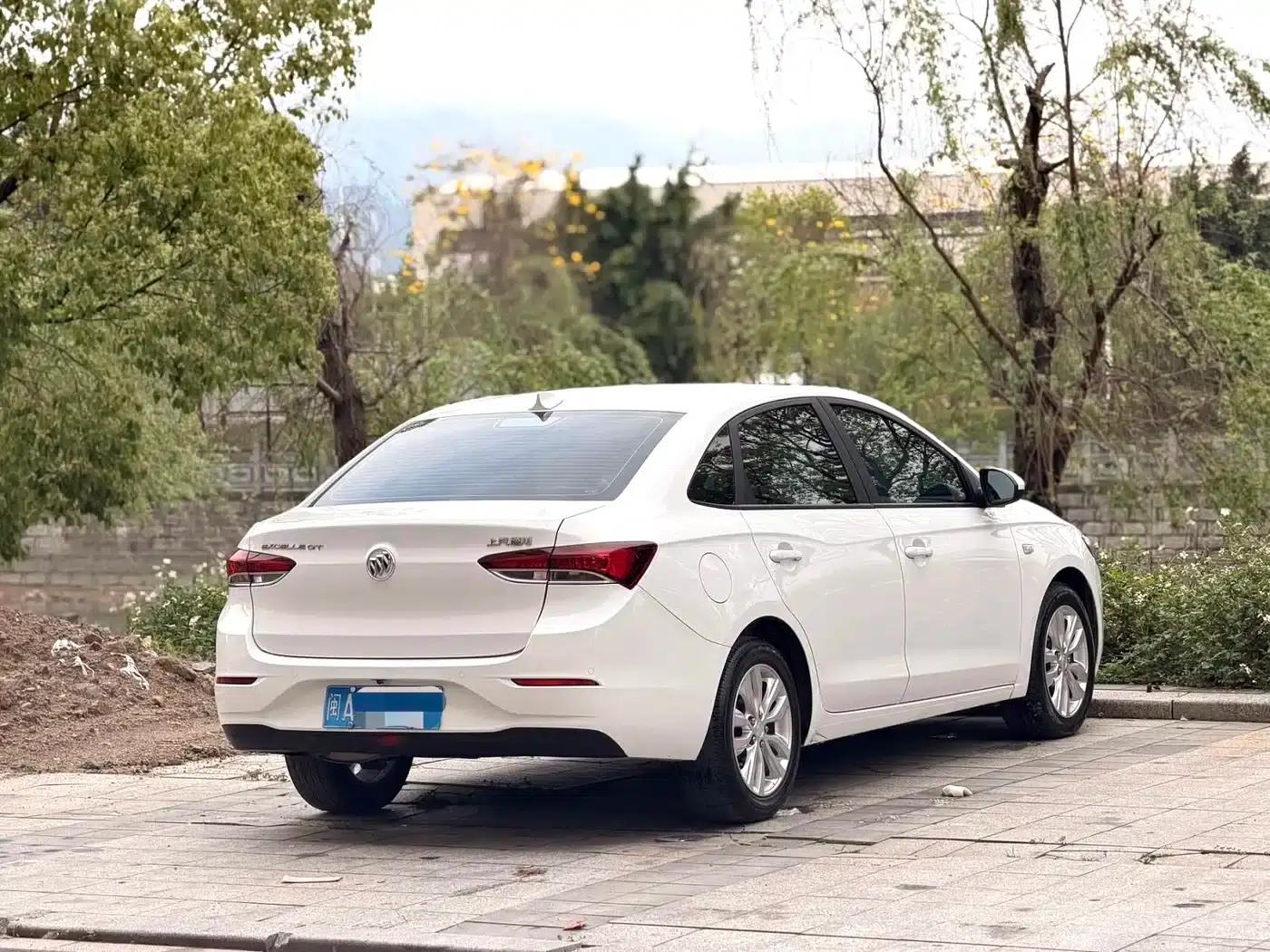 Buick Excelle 2021 Classic 1.5L Automatic Elite — миниатюра 3