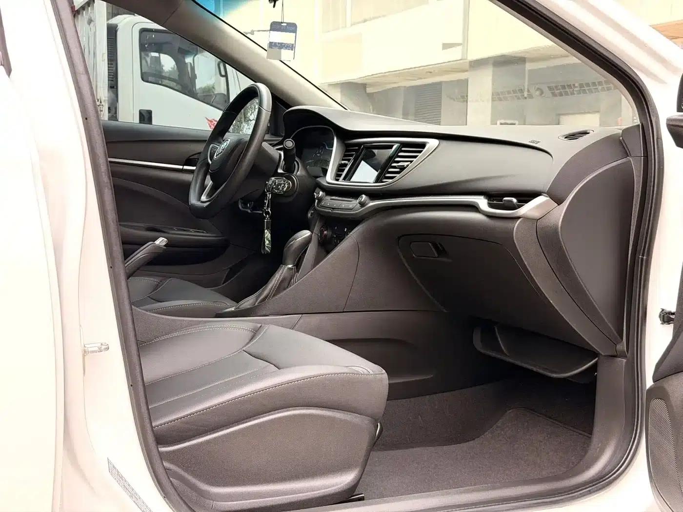Buick Excelle 2021 Classic 1.5L Automatic Elite — миниатюра 8