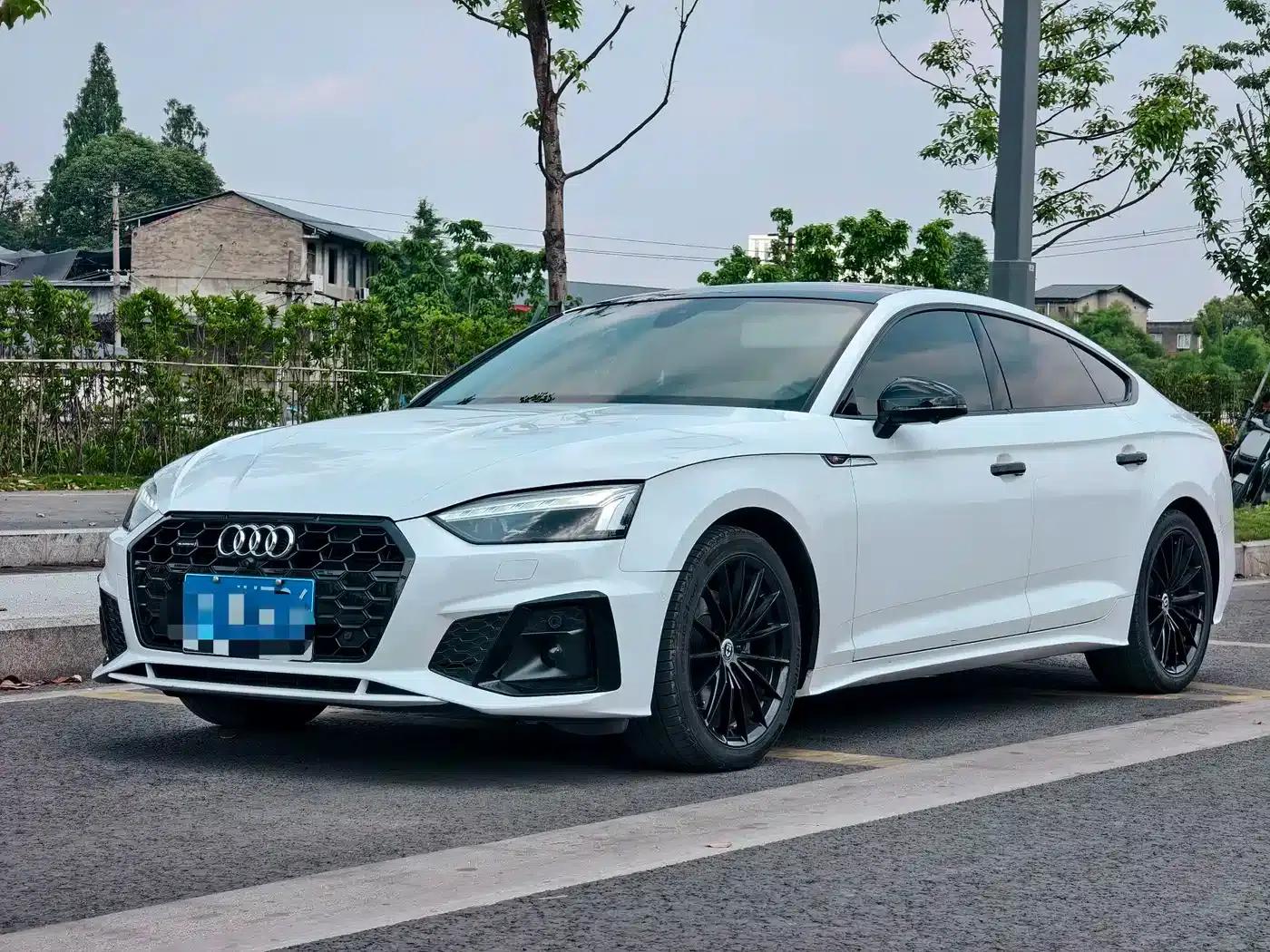 2022 Audi A5 Sportback 40 TFSI (Imported) - Fashionable and Elegant Model — миниатюра 1