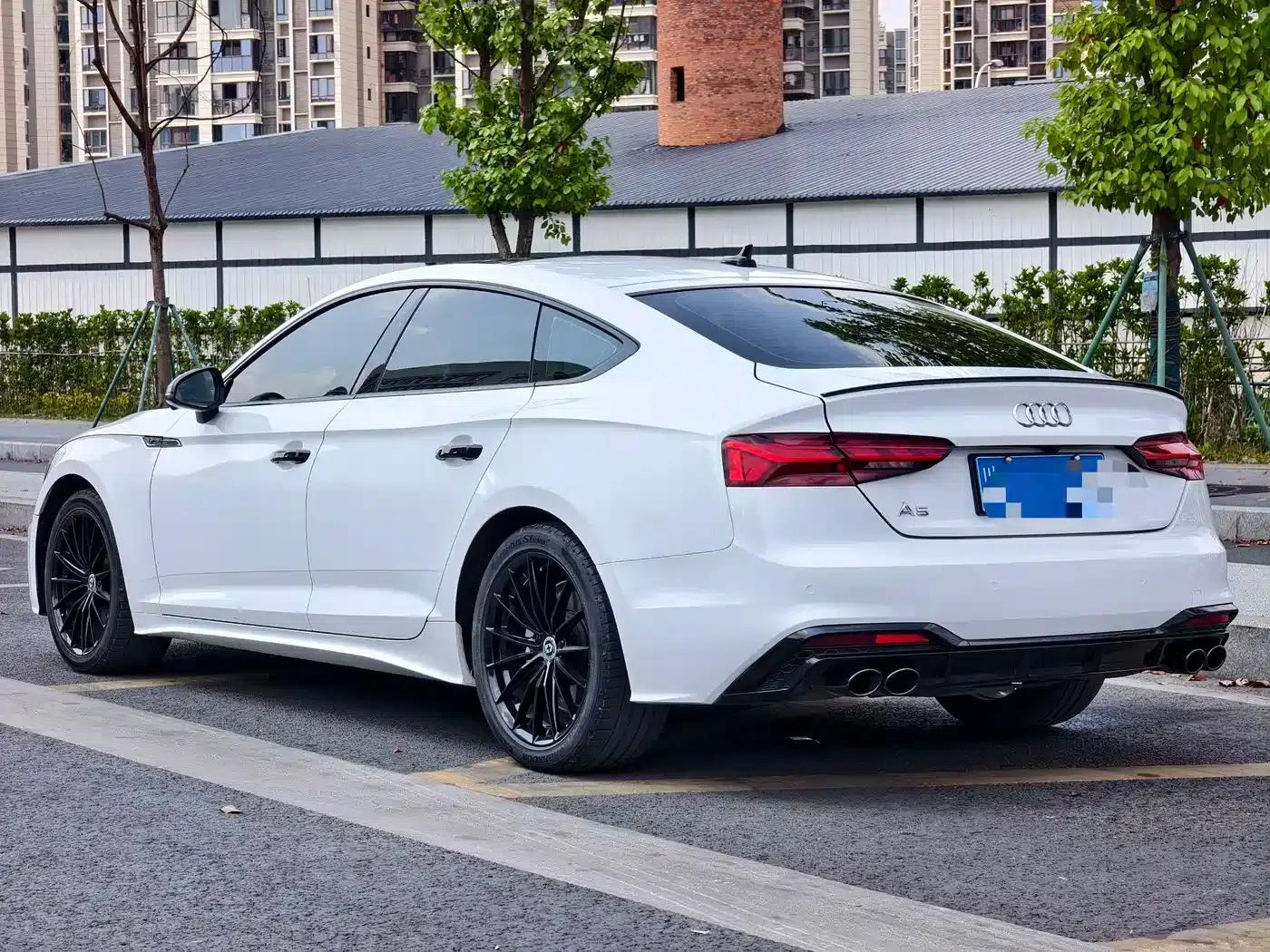 2022 Audi A5 Sportback 40 TFSI (Imported) - Fashionable and Elegant Model — миниатюра 3