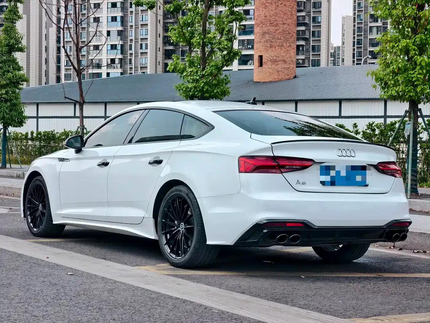 2022 Audi A5 Sportback 40 TFSI (Imported) - Fashionable and Elegant Model — миниатюра 4