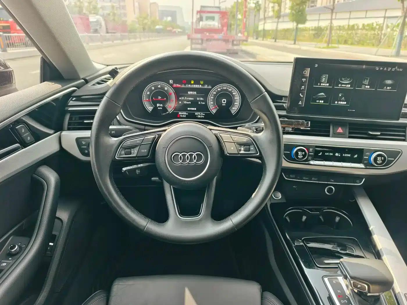2022 Audi A5 Sportback 40 TFSI (Imported) - Fashionable and Elegant Model — миниатюра 10
