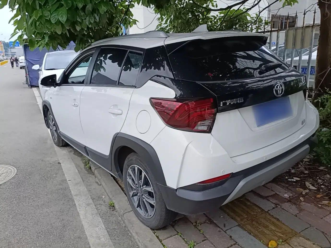 Toyota YARiS L Zhi Xuan 2022 X-Trail 1.5L CVT Luxury PLUS Edition — миниатюра 4