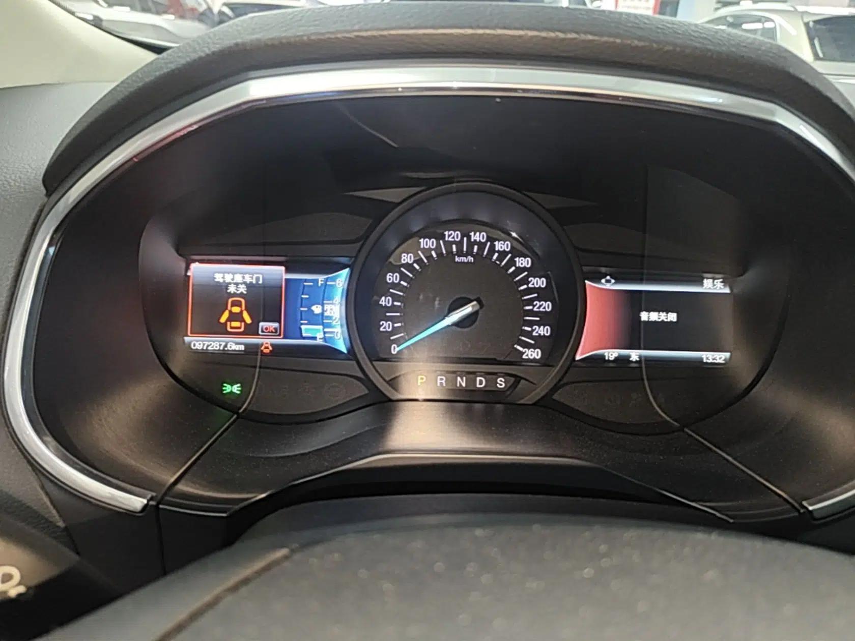 Ford Edge 2015 2.0T GTDi 4x4 High-Grade Model — миниатюра 11