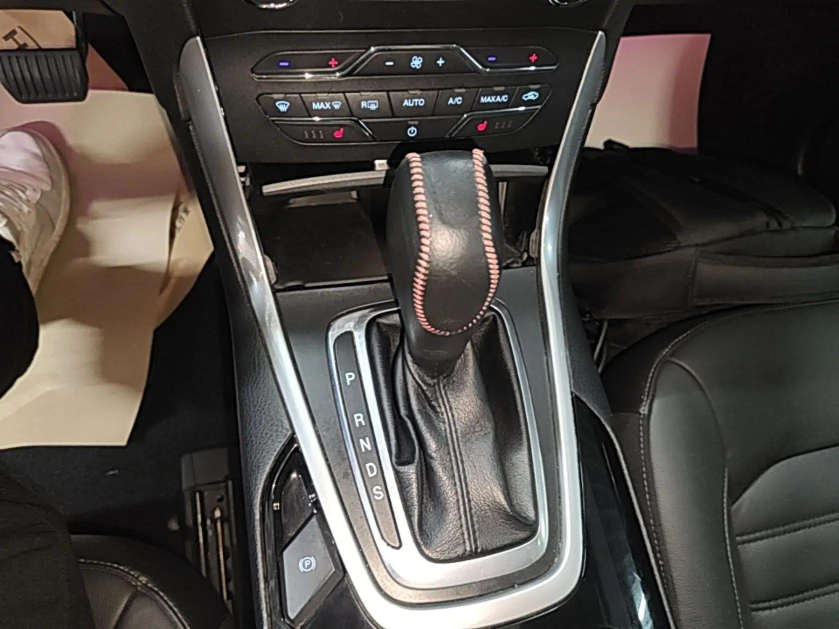 Ford Edge 2015 2.0T GTDi 4x4 High-Grade Model — миниатюра 13
