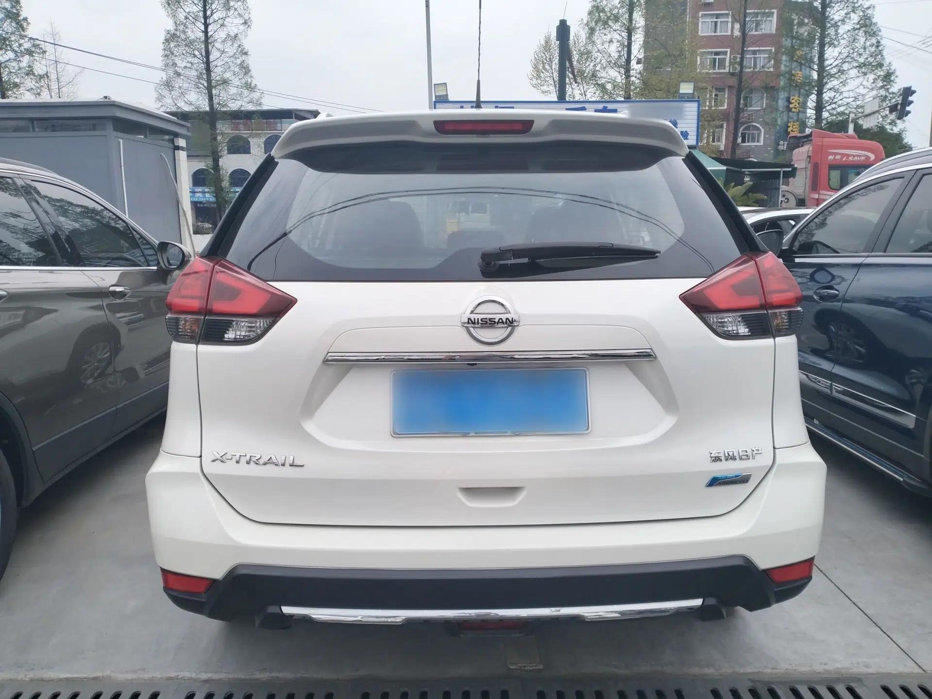 Nissan X-Trail 2017 2.0L CVT Comfort Edition 2WD — миниатюра 3