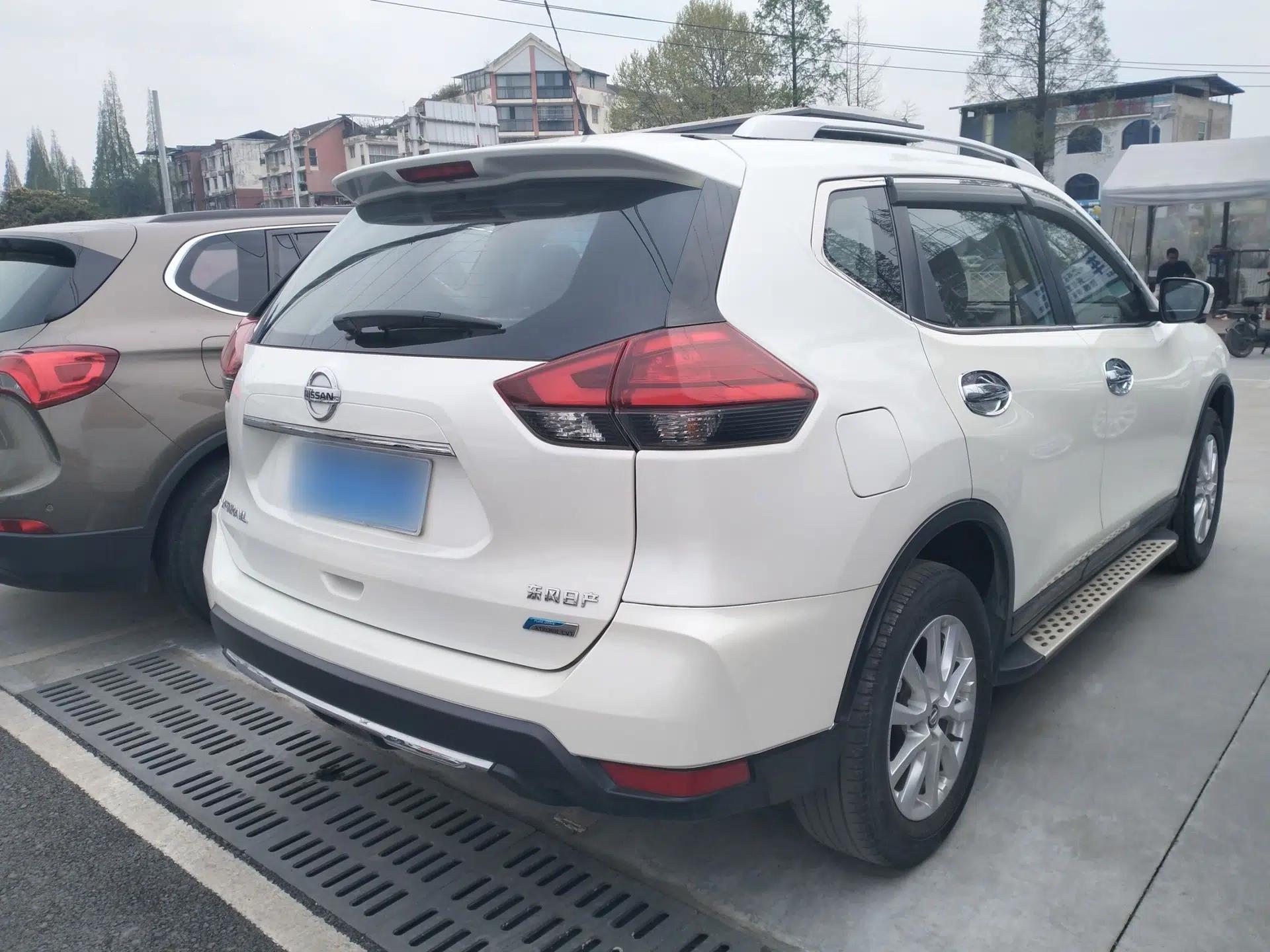 Nissan X-Trail 2017 2.0L CVT Comfort Edition 2WD — миниатюра 4