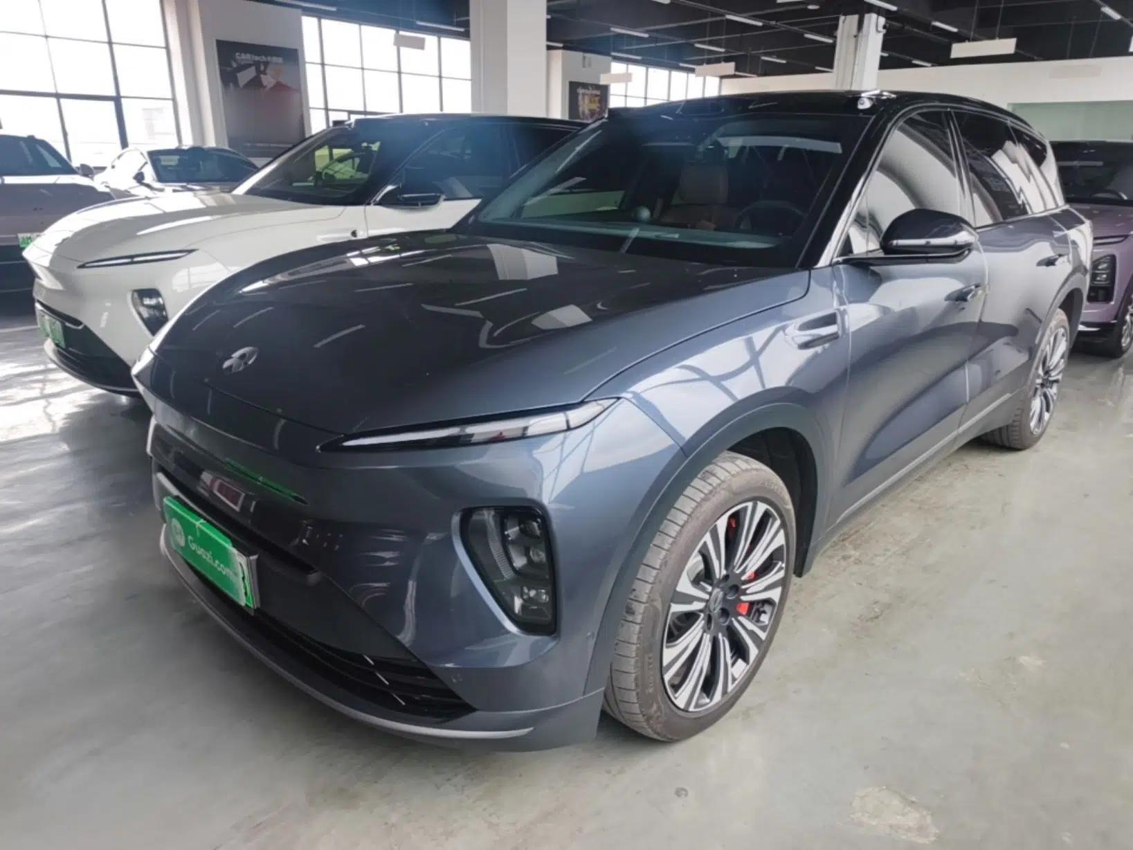 Nio ES8 2023 75 kWh Executive Edition — миниатюра 1