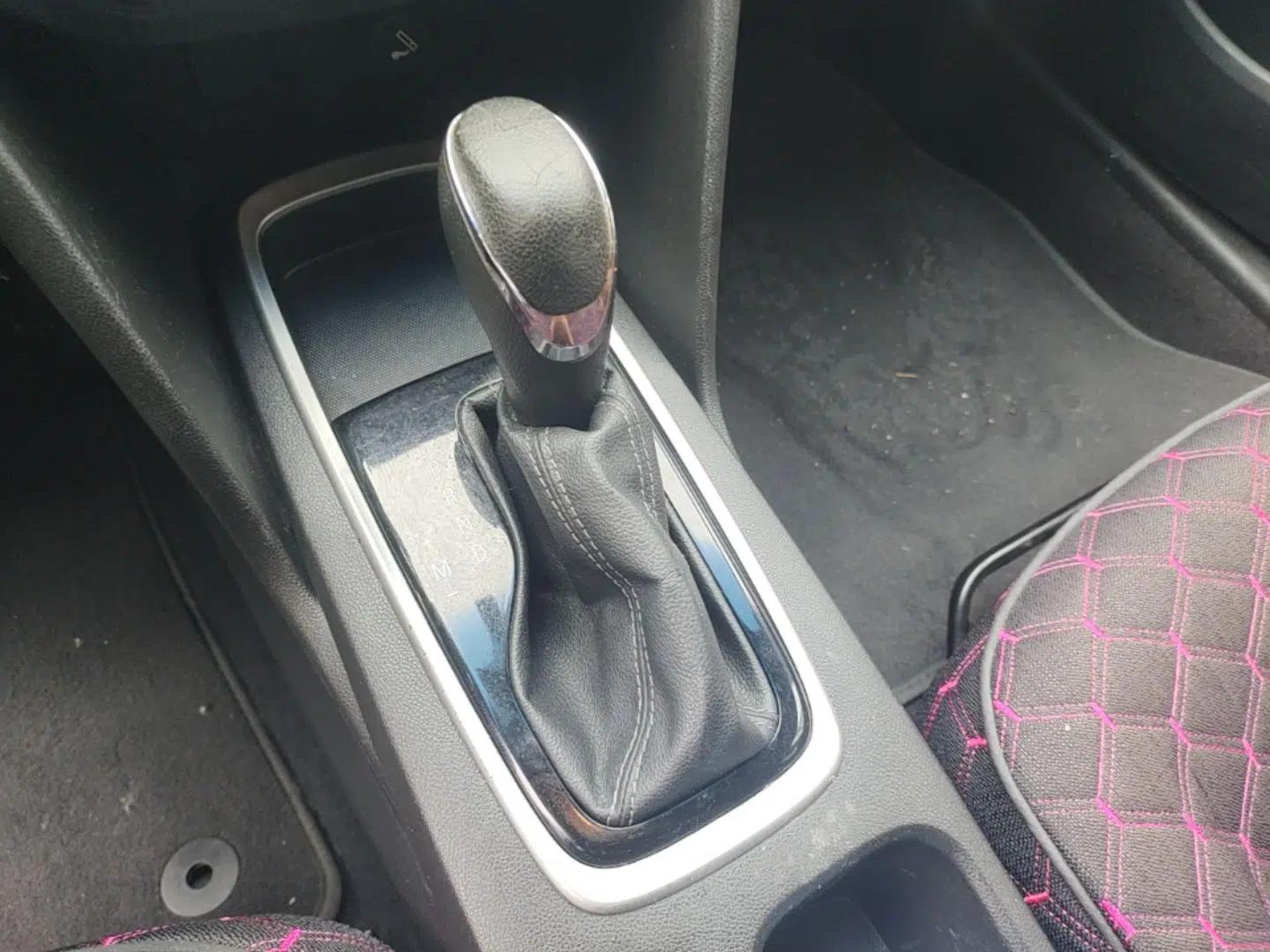 Chevrolet Cavalier 2019 320 Automatic Enjoyment with Sunroof — миниатюра 17